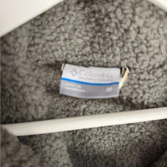 Colombia Olive Green Hooded Winter Jacket size M Winter Outdoor Skiing Gear - Picture 4 of 7